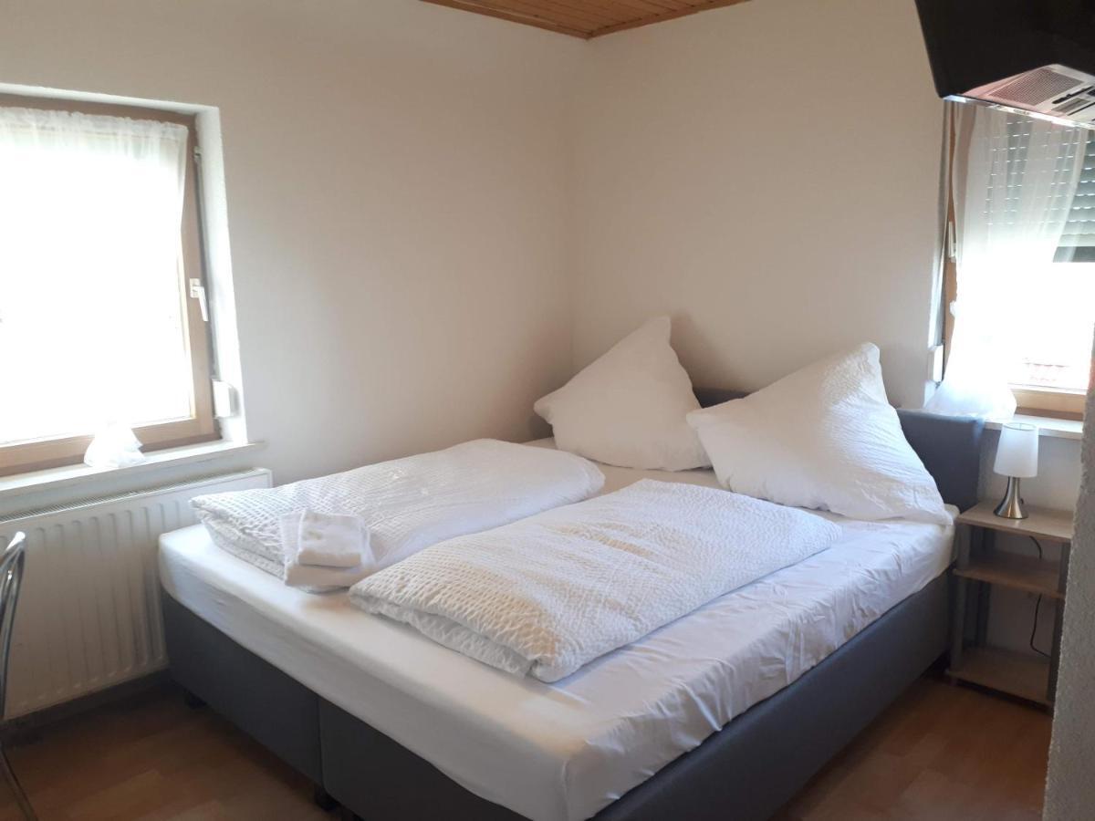 Gaestehaus Pension Waldhorn Weilen unter den Rinnen Kültér fotó